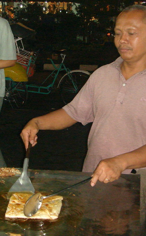 The making of martabak telor
