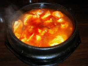 Soon du bu (seafood and tofu hotpot)