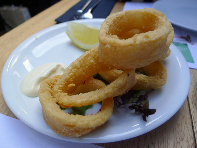 Fried squid with lemon mayonnaise