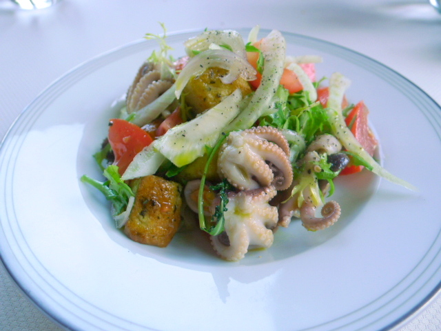 Panzanella salad