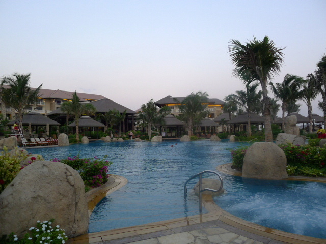 Sofitel Dubai The Palm - Main pool